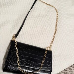 Lulu's Black Croc-Embossed Crossbody with Gold Chain
